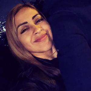 Meet your Posher, Iris